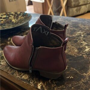 Taxi Women's Burgundy Ankle Booties